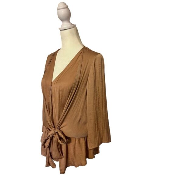 Melloday Champaign Blush Front Tie Peplum Top Size S - Picture 2 of 7